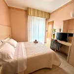 Metropole Hotel 3*