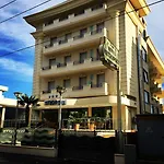 Metropole Hotel