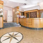 Metropole Hotel 3*