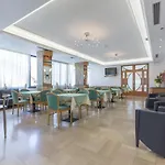 Metropole Hotel 3*