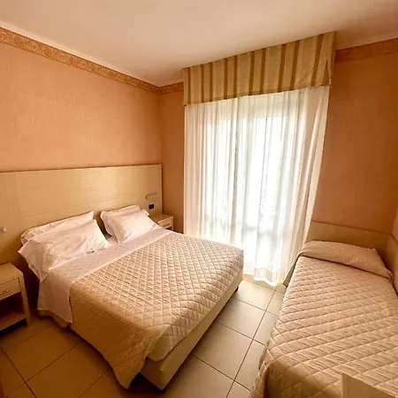 Отель Metropole Римини