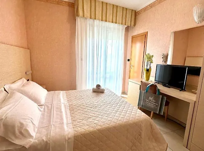 Metropole Hotel 3*