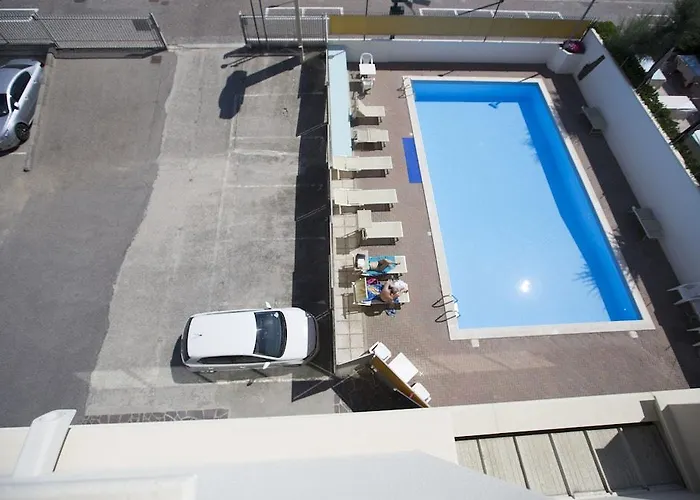 Metropole Hotel