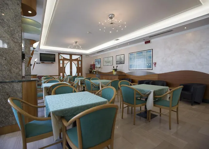 Metropole Hotel 3*