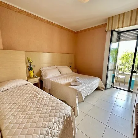 Metropole Szálloda 3*