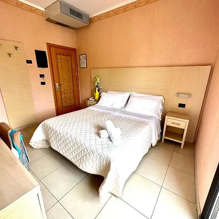 Metropole Szálloda 3*