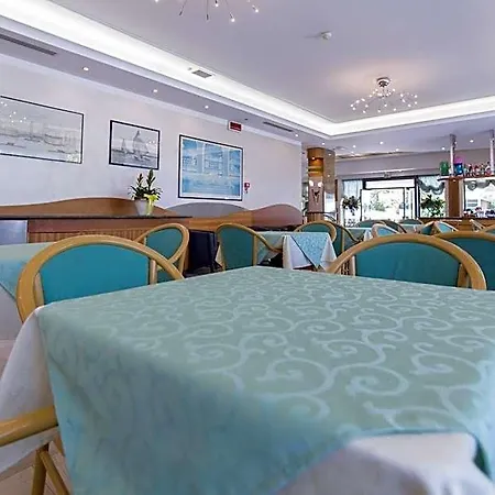Metropole Hotel 3*