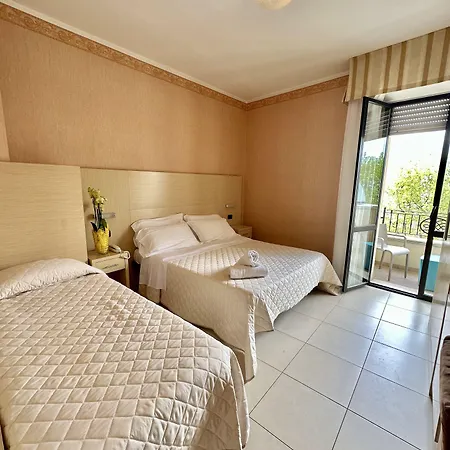 Metropole 3* Rímini