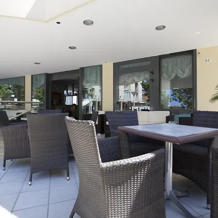 Metropole Hotel 3*
