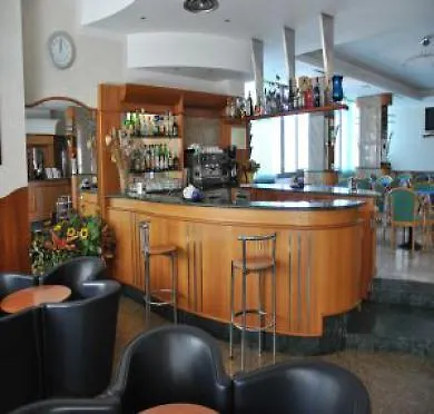 Metropole Hotel 3*