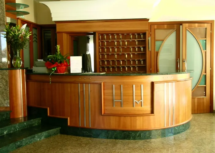 Ξενοδοχείο Metropole 3*