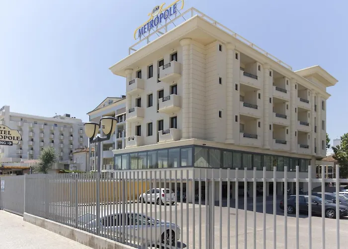 Ξενοδοχείο Metropole 3*