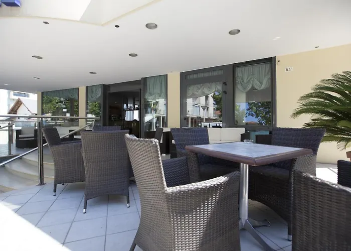 Metropole Ξενοδοχείο 3*