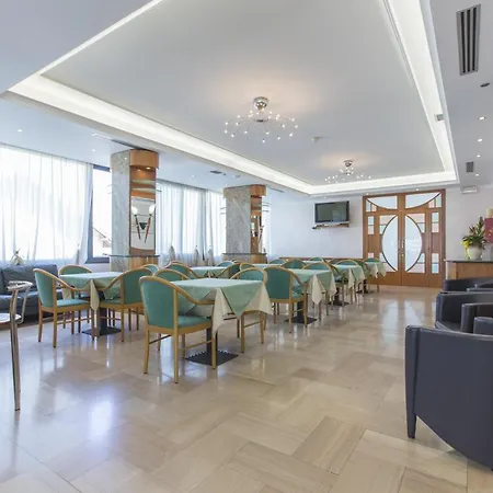 Metropole Hotel 3*
