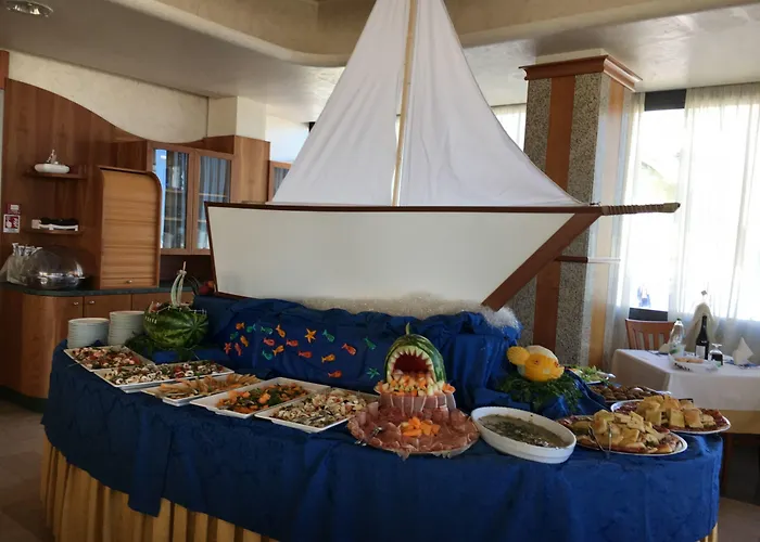 梅特罗波雷酒店 酒店 里米尼