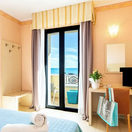 Metropole Hotel